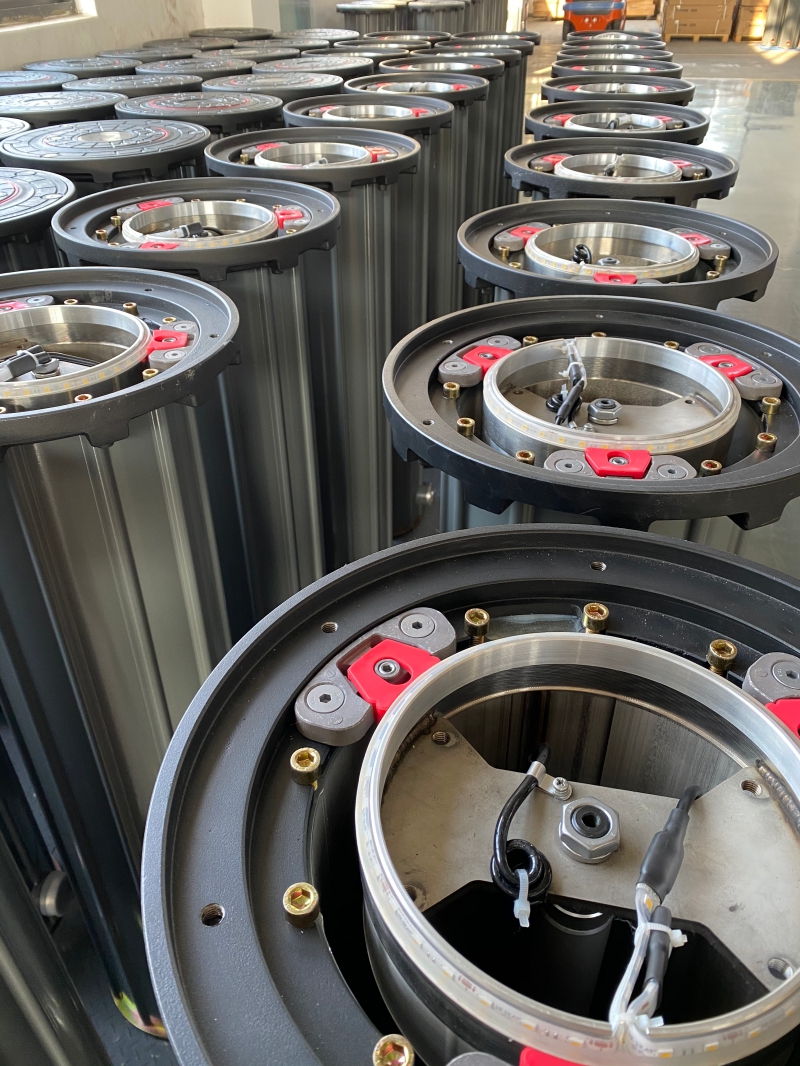 Electro - mechanical and hydraulic automatic rising bollards